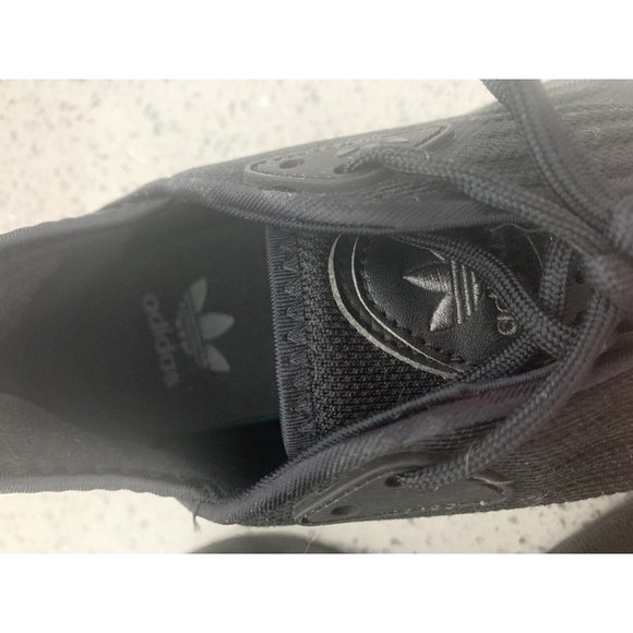 Adidas Boys Sz 5.5y Black Stripes tennis shoes PRB 698001 - Picture 12 of 12